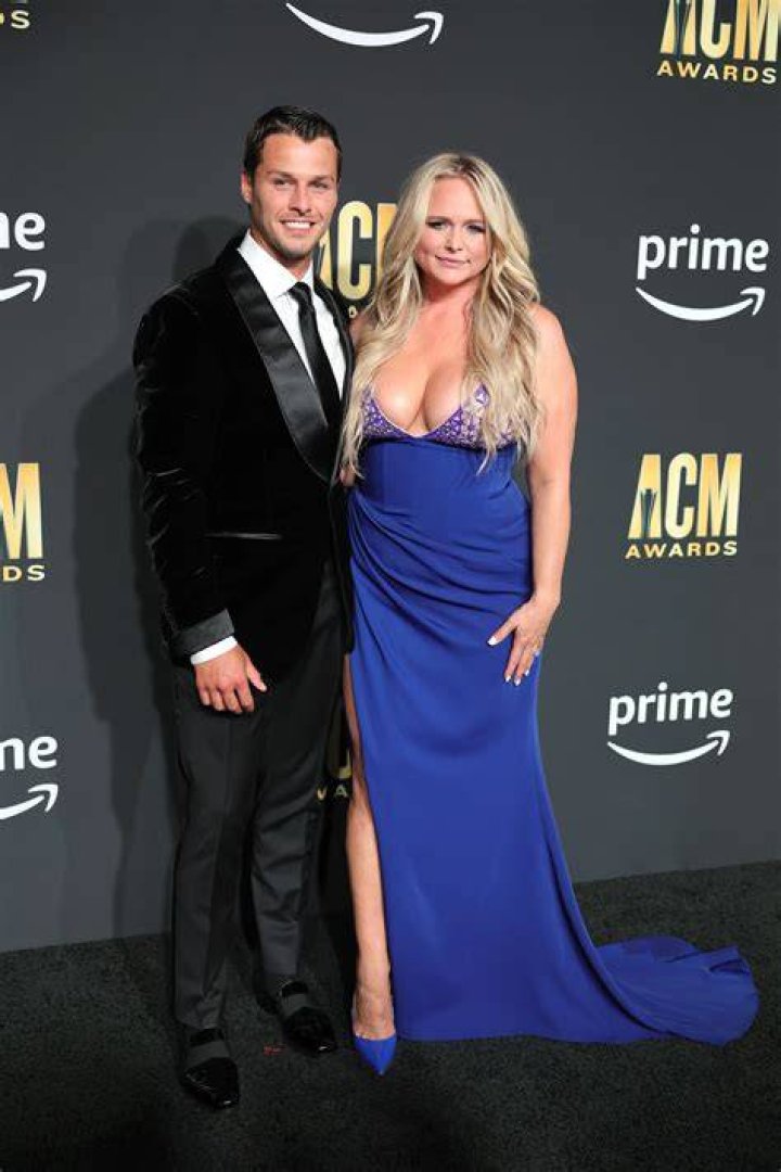 Miranda Lambert At ACM Awards 2023 – Plunging Blue Dress – Hollywood Life