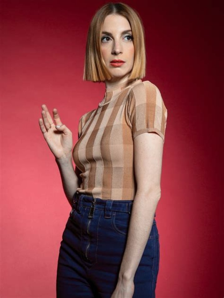 Molly Bernard — Exclusive Portraits – Hollywood Life