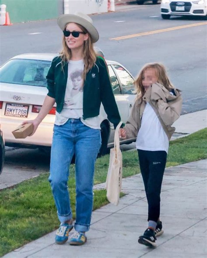 Olivia Wilde Mocks Nanny’s ‘Salad Dressing’ Claim By Posting Recipe – Hollywood Life