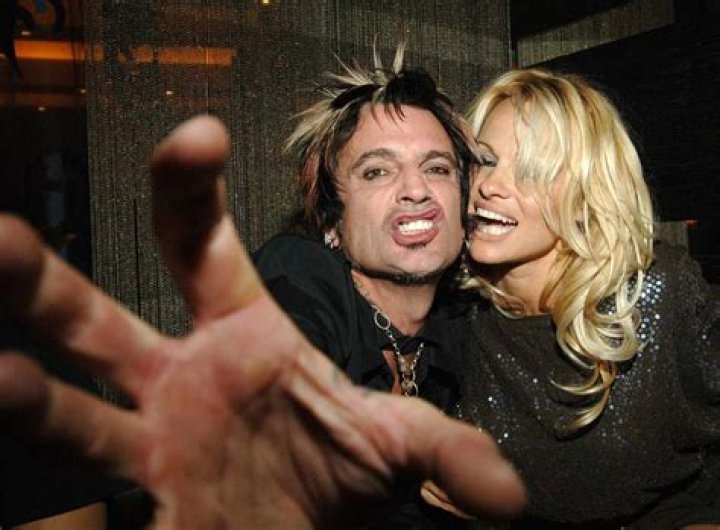 Pamela Anderson & Tommy Lee’s Romantic Timeline: Photos – Hollywood Life