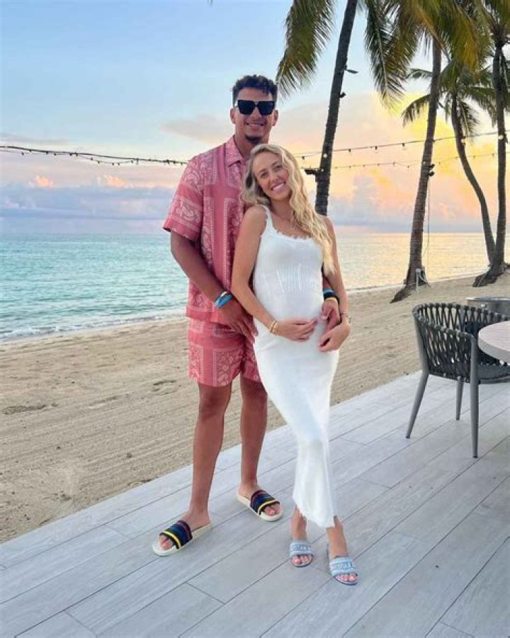 Patrick Mahomes’ Fiancee Brittany Matthews Shows Off Baby Bump During Pregnancy Workout