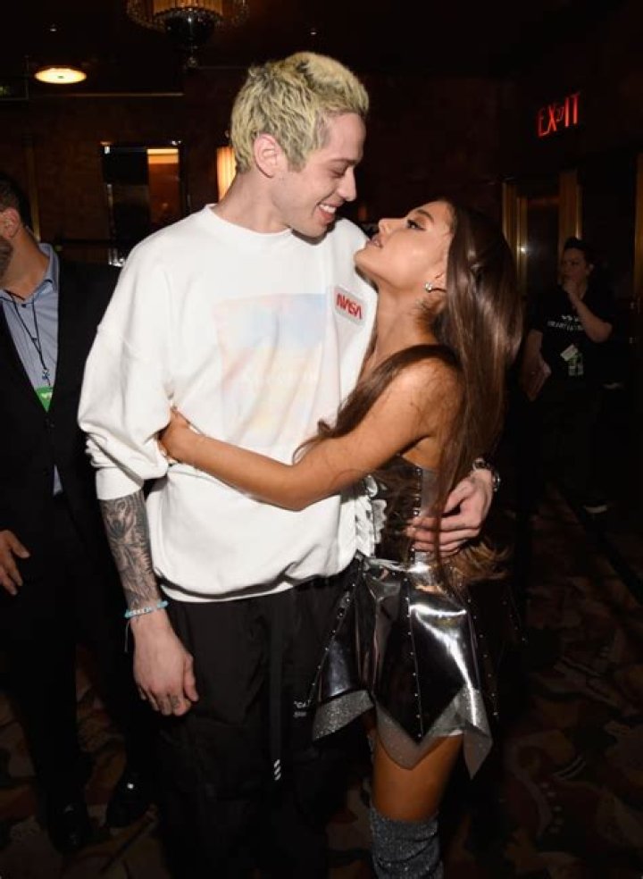 Pete Davidson & Ariana Grande — PICS
