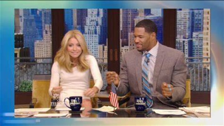 [PICS] Kelly Ripa & Michael Strahan’s Last Episode Together — See ‘Live’ Photos – Hollywood Life