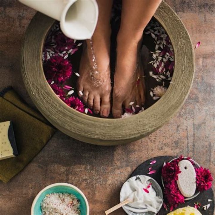 Premium Foot Soaks (Review) for 2023 – Hollywood Life Top Picks – Hollywood Life