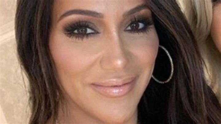 ‘RHONJ’s Melissa Gorga Rocks Black Swimsuit & Skirt In Aruba: Photos – Hollywood Life