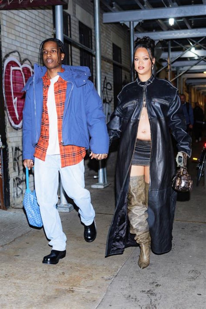 Rihanna Wears Mini Skirt & Crop Top For Mother’s Day Dinner With A$AP – Hollywood Life