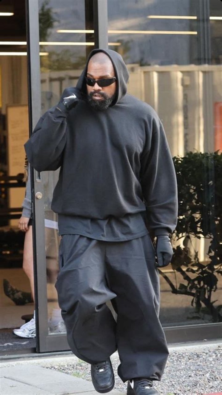 Rocks Skintight Yeezy Outfit In Calabasas – Hollywood Life