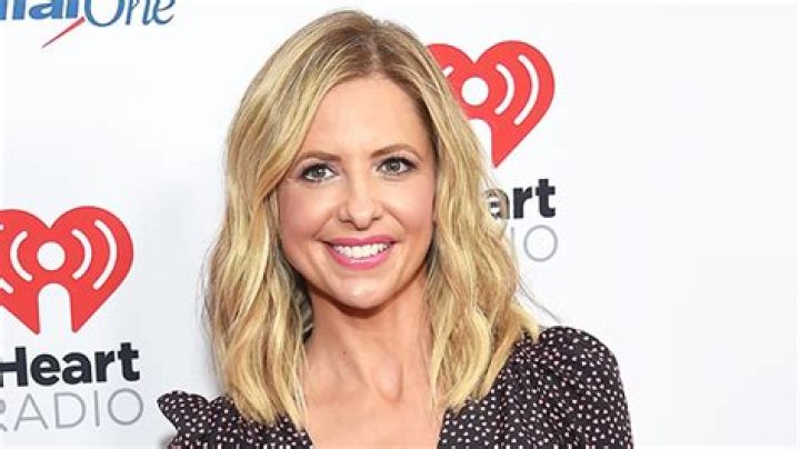Sarah Michelle Gellar Goes Back To Blonde After Pink Hair Makeover – Hollywood Life