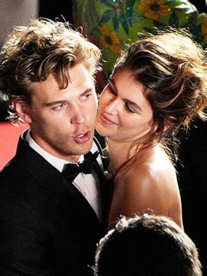 See Photos Of The Couple – Hollywood Life