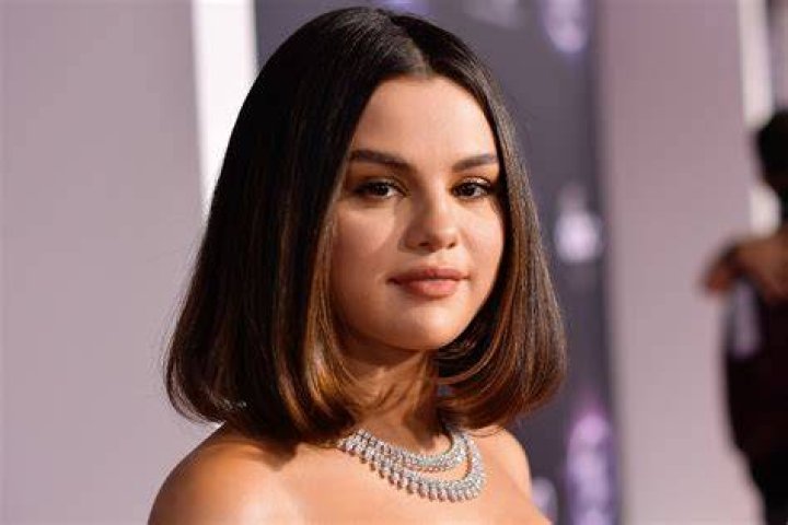 Selena Gomez Reveals What She’s Looking For In A Man: ‘I Love Playful & Adventurous’
