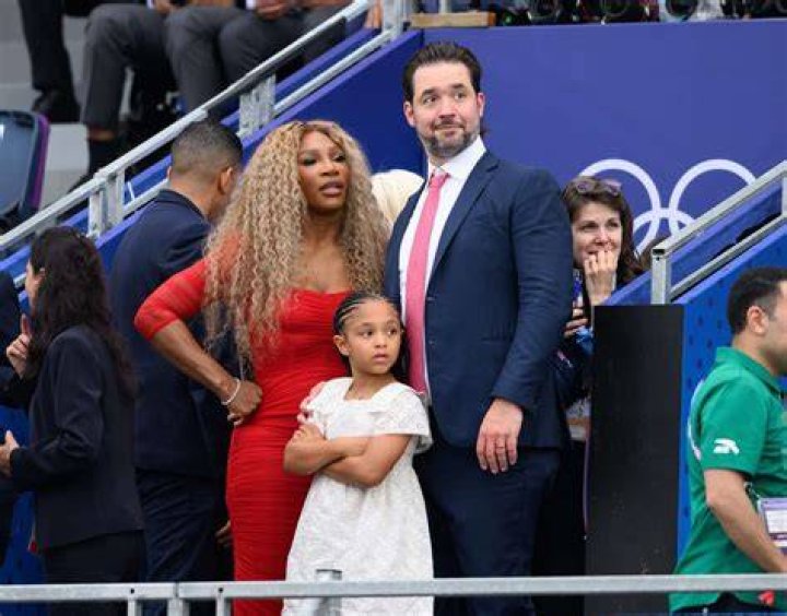 Serena Williams Carries Daughter Olympia, 2, During Sweet Family Outing At The Zoo — Pics
