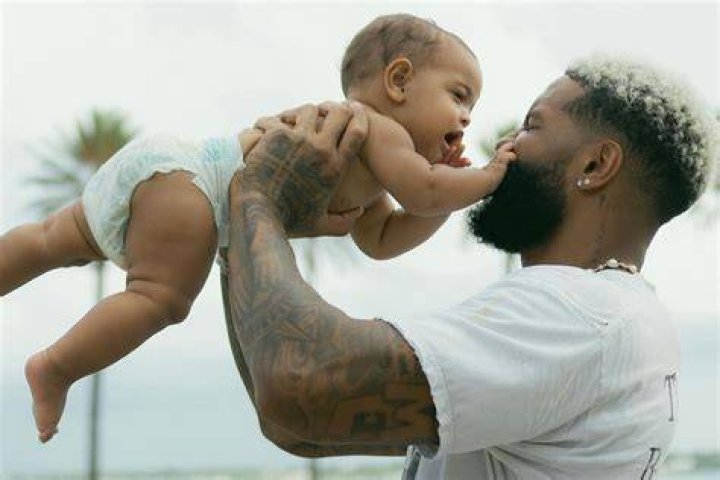She Hopes He Steps Up As A Dad – Hollywood Life