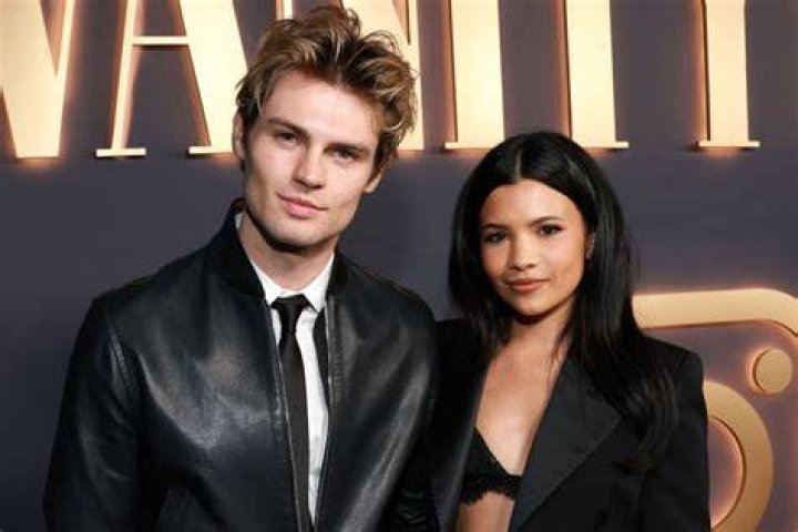She Reveals If They’re Dating – Hollywood Life