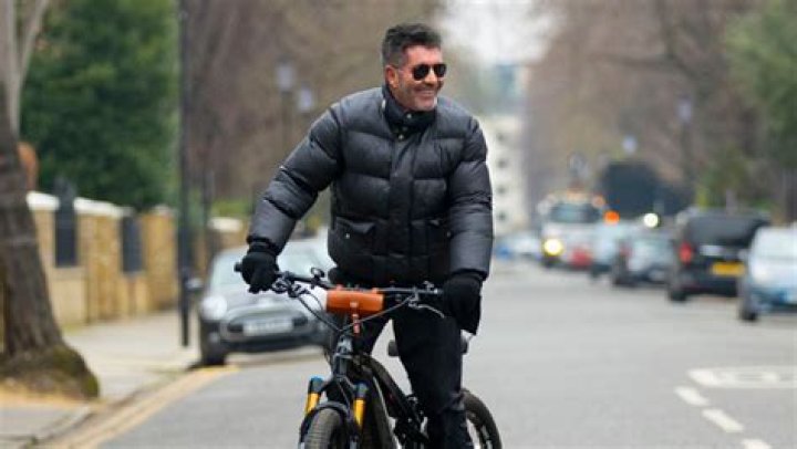 Simon Cowell Rushed To The Hospital After ‘Terrifying E-Bike Crash’ – Hollywood Life