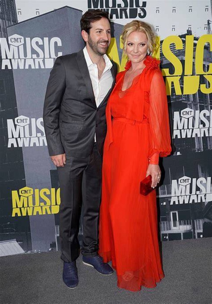 Talks Life With Katherine Heigl & New Album – Hollywood Life
