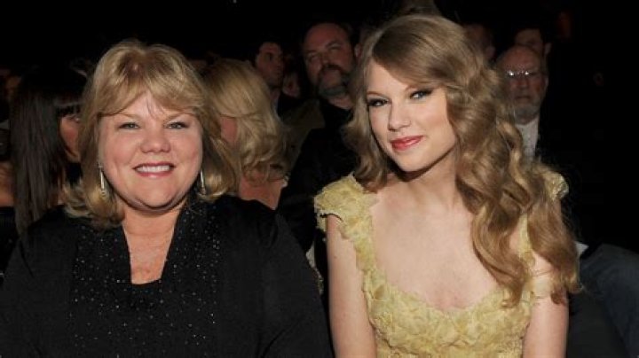 Taylor Swift’s Mom’s Cancer Returns & Her Dad Also Battled Disease – Hollywood Life