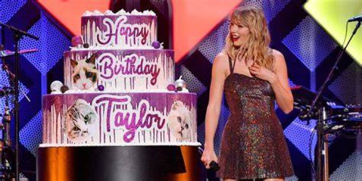 Taylor Swift Surprised By 30th Birthday Cake At Jingle Ball: Watch – Hollywood Life