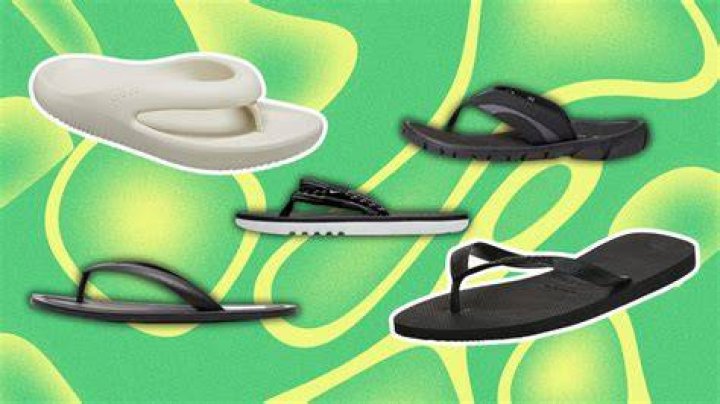 The Top Flip Flops for Women in 2023 – Reviews by Hollywood Life – Hollywood Life