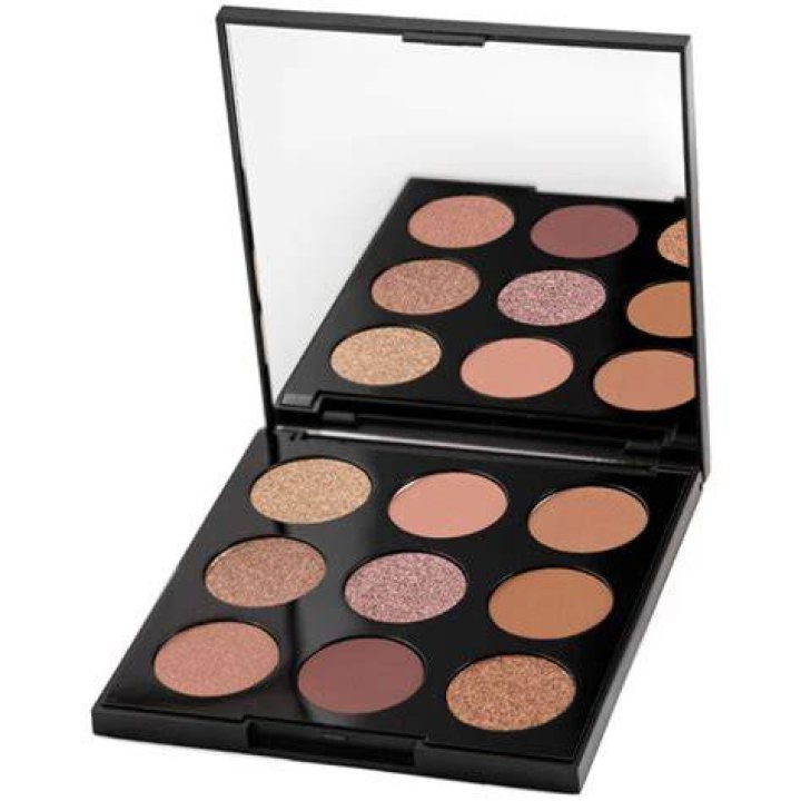 This $9 Eyeshadow Palette Has 5,000 5-Star Reviews