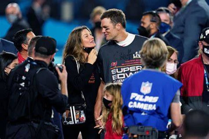 Tom Brady Reveals ‘Football & Family’ Is The ‘Most Important’ – Hollywood Life