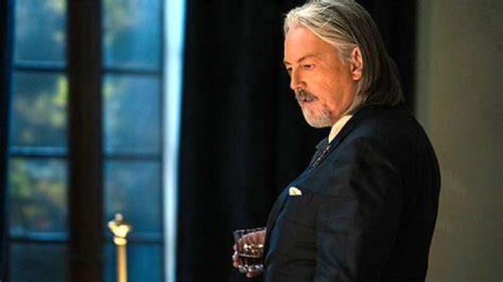 Tommy Flanagan & Lili Simmons Interview – Hollywood Life