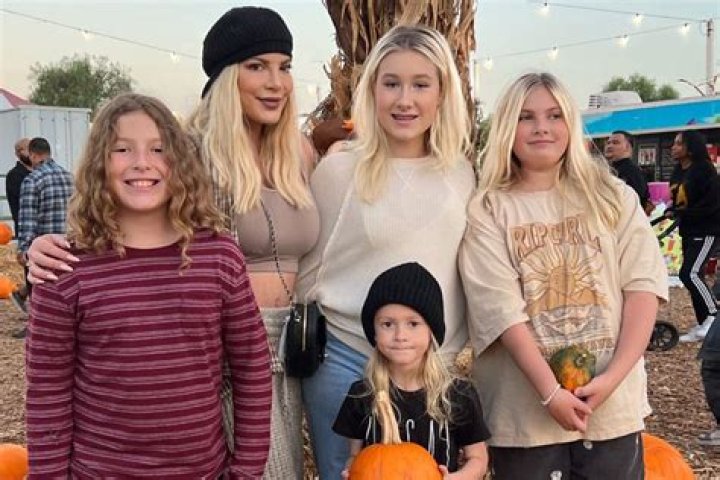 Tori Spelling’s Kids Look Grown Up In Photo Amid ‘Relationship Issues’ – Hollywood Life