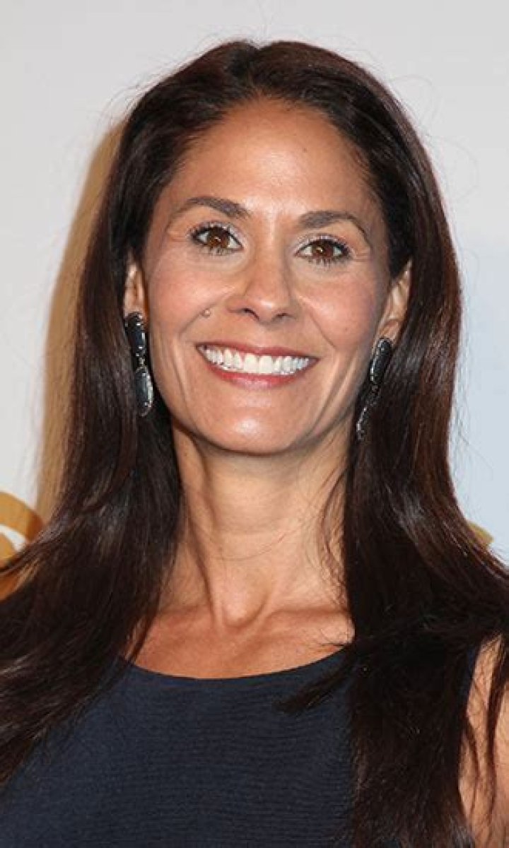 Tracy Wolfson Celebrity Profile – Hollywood Life