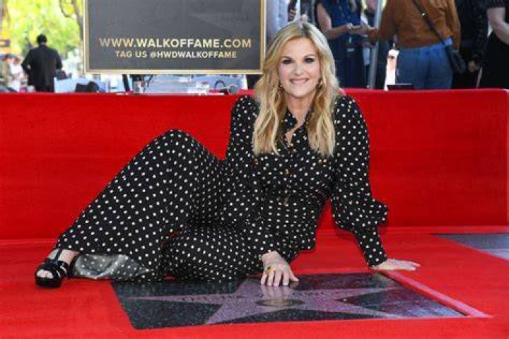 Trisha Yearwood Celebrity Profile – Hollywood Life
