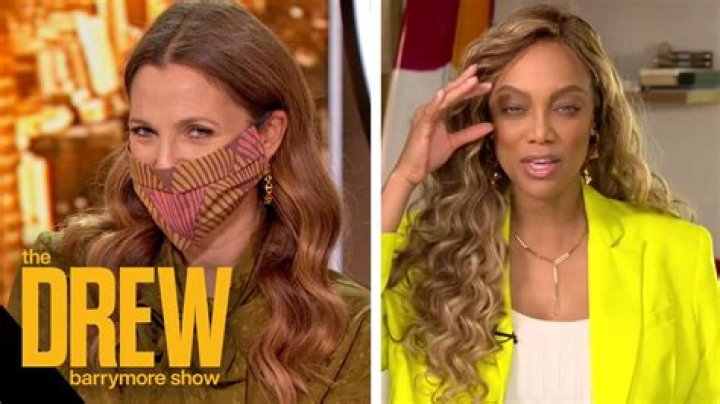 Tyra Banks Attempts To Teach Drew Barrymore The ‘Art Of Smizing’ With A Mask On – Watch