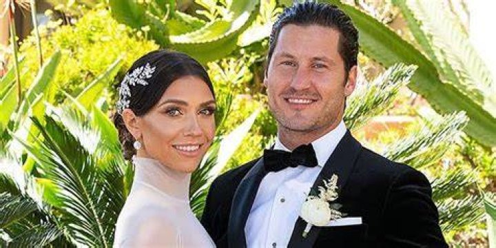Val Chmerkovskiy & Jenna Johnson Dating? The ‘DWTS’ Pair Gets Cozy Off Set – Hollywood Life