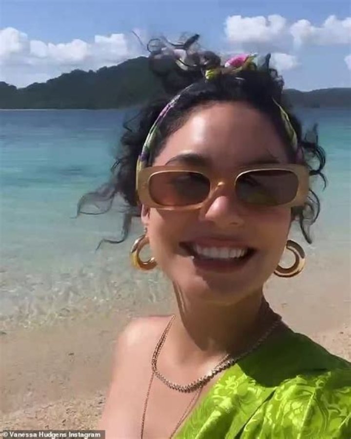Vanessa Hudgens’ Patterned Bikini At The Beach – Photo – Hollywood Life