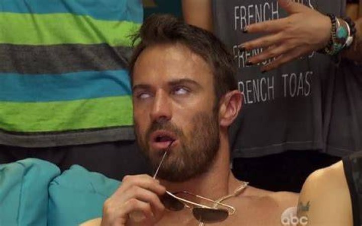 [WATCH] Chad Johnson Poops His Pants — ‘Bachelor In Paradise’ Premiere – Hollywood Life