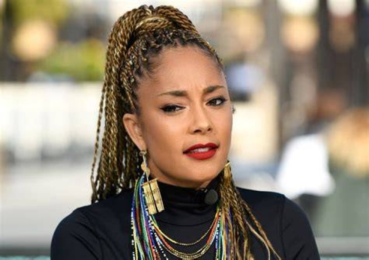 Who Is Amanda Seales? Facts On The Comedian & Actress – Hollywood Life
