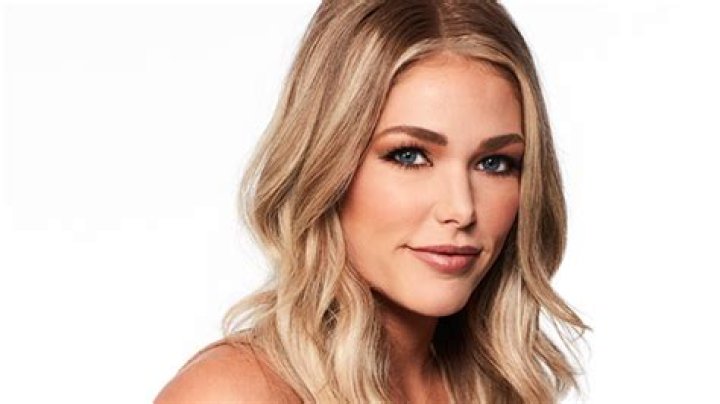 Who Is Kelsey Weier? 5 Things To Know About ‘The Bachelor’ Contestant – Hollywood Life