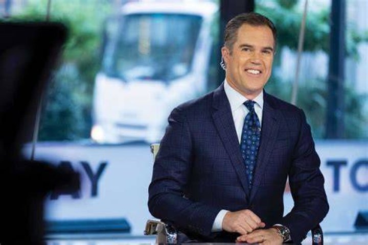 Who Is Peter Alexander? 5 Things To Know About White House Reporter – Hollywood Life