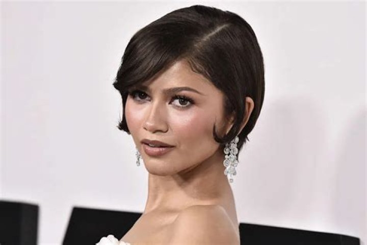 Zendaya’s Hairstylist Ursula Stephen Reveals The Best Ways To Trim Curly Hair At Home